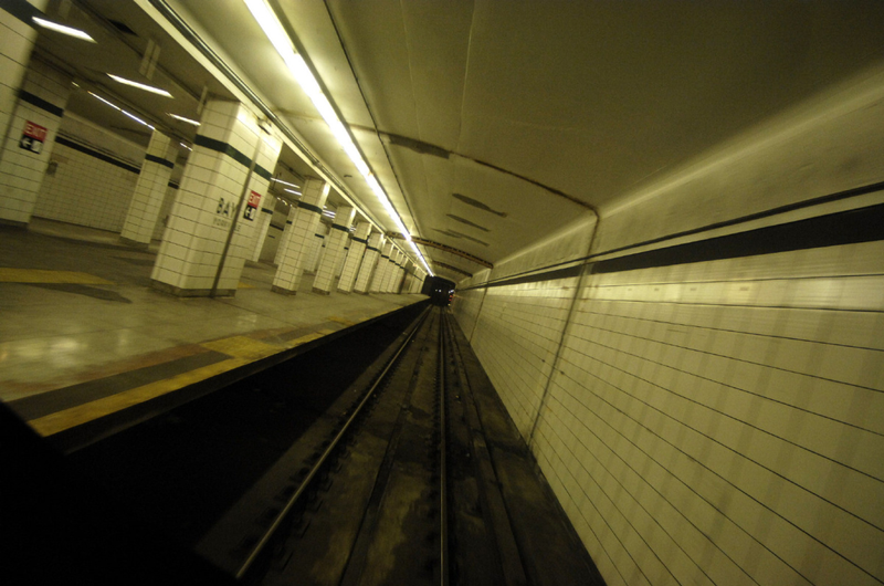 Illustration for article titled Arquitectura bajo tierra del pasado: las estaciones de metro
fantasma